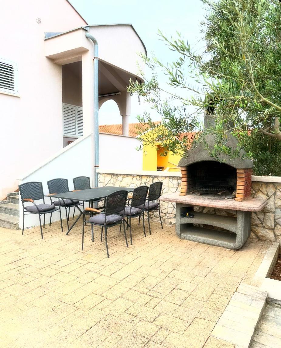 Apartments Andela Petrcane Exterior foto