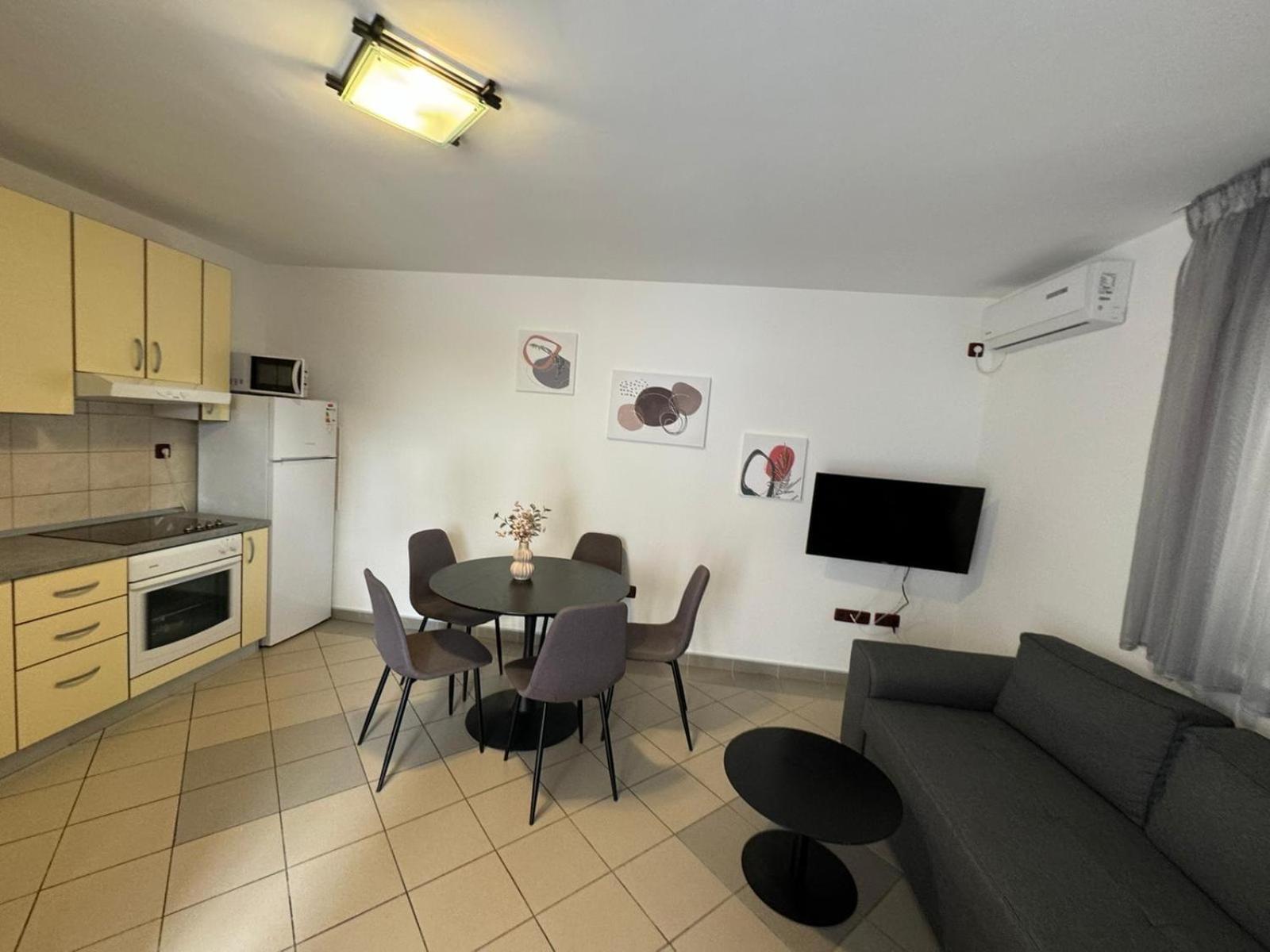Apartments Andela Petrcane Exterior foto